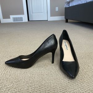 Karl lagerfeld black leather pumps
